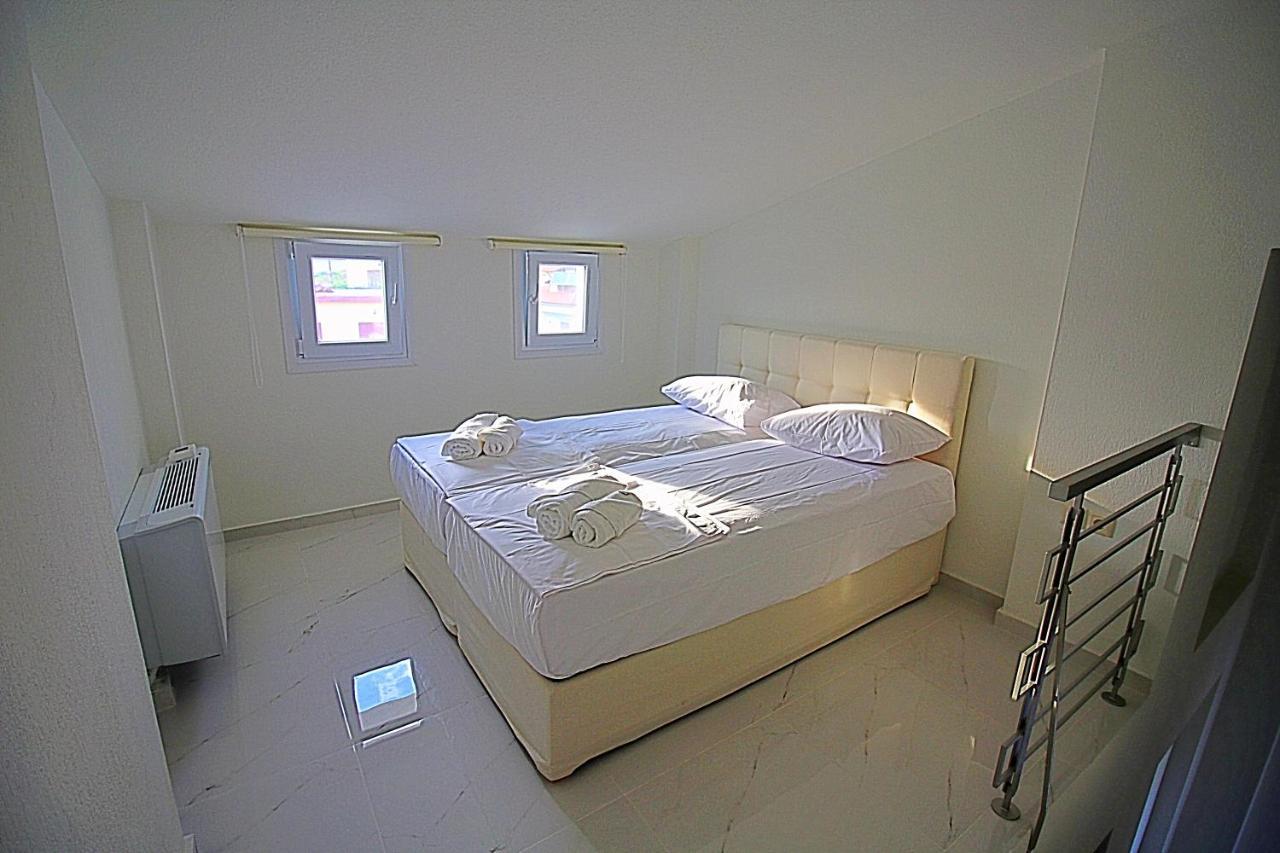 Sky Rays Luxury Apartments Nikiti  Ngoại thất bức ảnh