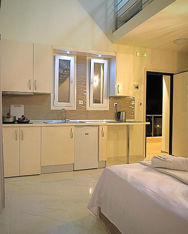 Sky Rays Luxury Apartments Nikiti  Ngoại thất bức ảnh
